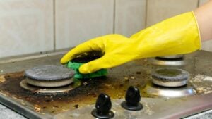 degreasing kitchen with green products